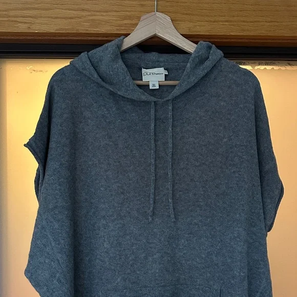 Wool Gray Knit Hoodie - Picture 5 of 9
